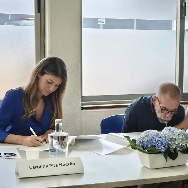 Assinatura protocolo Espaço com Sentido APCC Porto